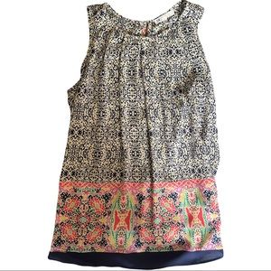 DR2 Sleeveless Blouse keyhole cutout on back excellent condition Size M